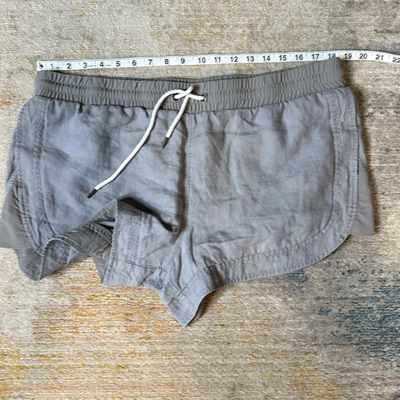 Athleta Bali Linen Shorts Gray sz. 16 EUC - Picture 8 of 8
